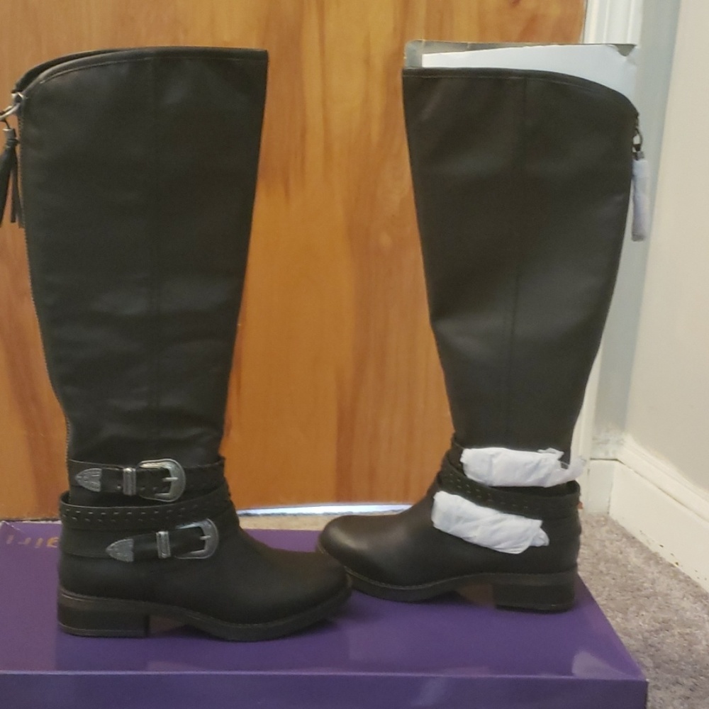 Black boots